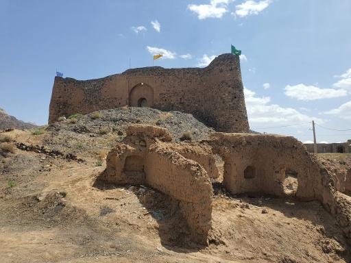 عکس قلعه گل شکنان