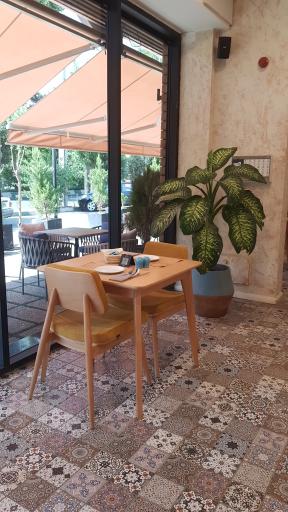 عکس رستوران ایرانی اعیون