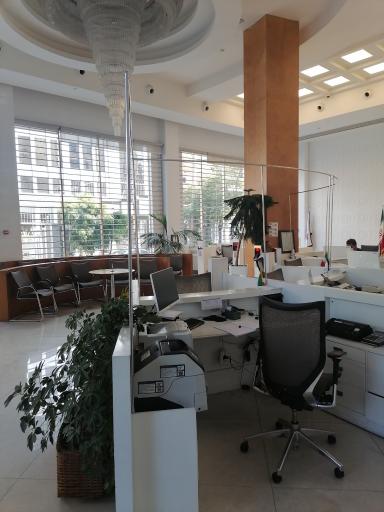 عکس موسسه اعتباری ملل شعبه قائم مقام