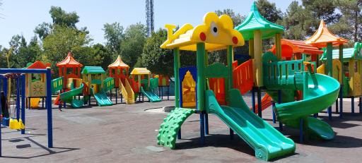 عکس زمین بازی کودکان