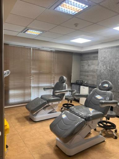 عکس درمانگاه تخصصی پوست و موی یاشار