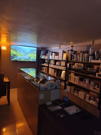 عکس دفتر فروش و فروشگاه محصولات شیائومی می قم