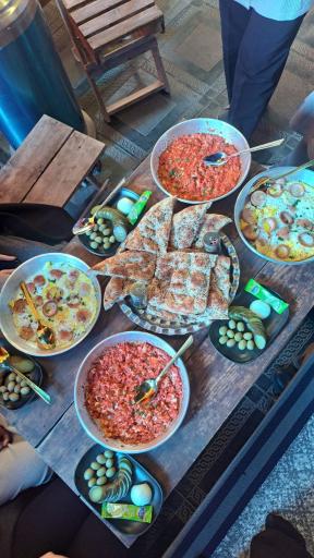 عکس کافه رستوران باغچه بیدمجنون