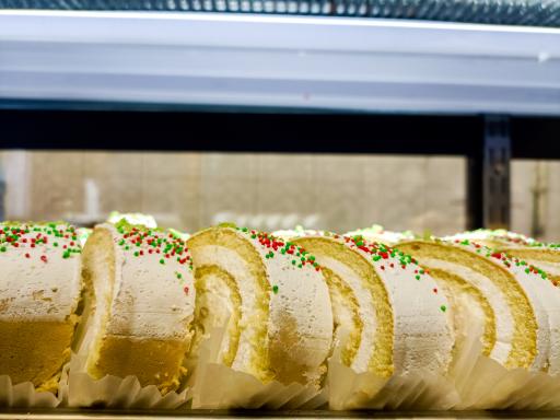 عکس شیرینی سرای لاویش 