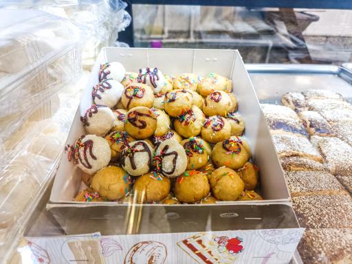 عکس شیرینی سرای لاویش 