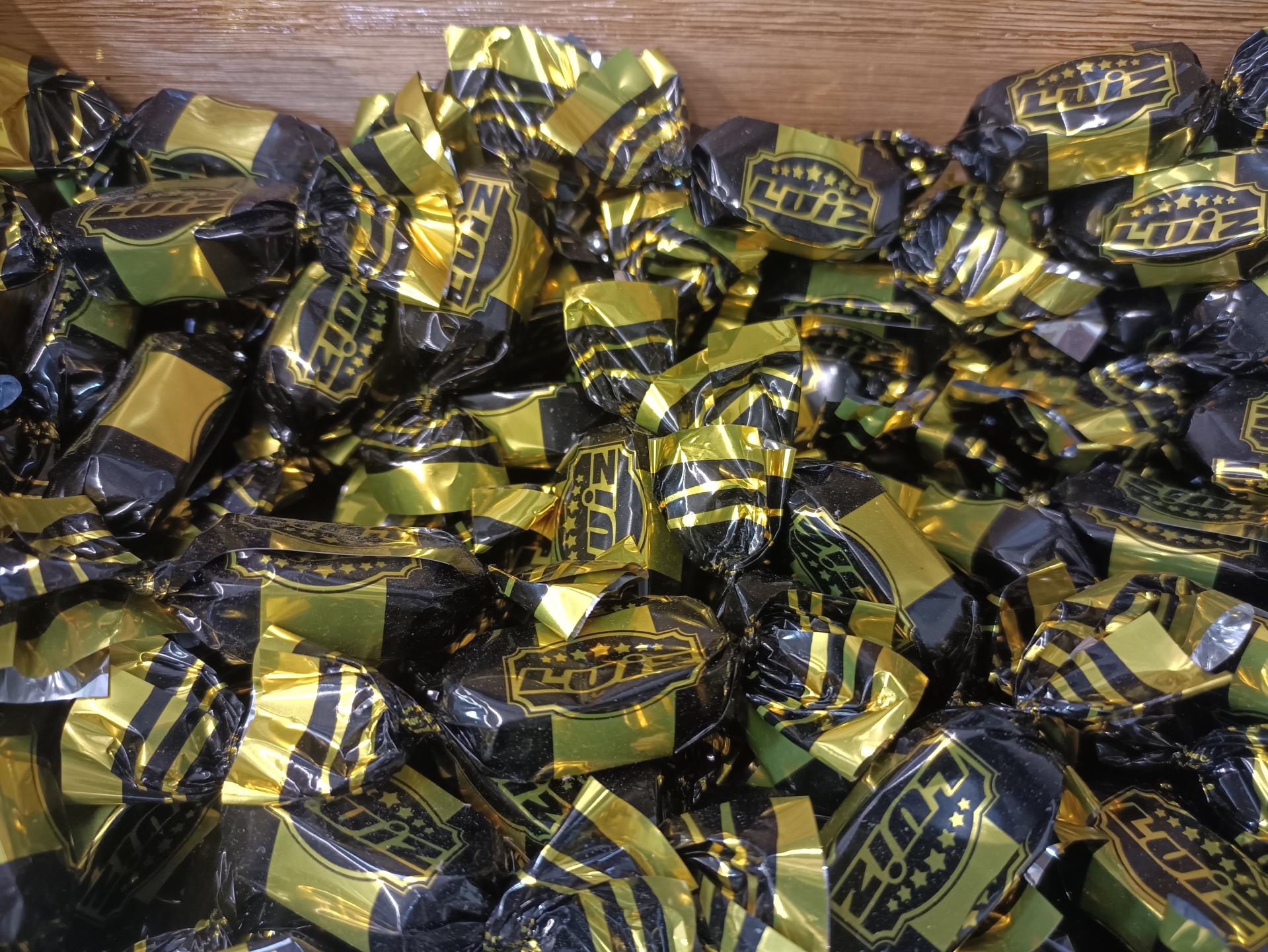 عکس شیرینی سرای لاویش 