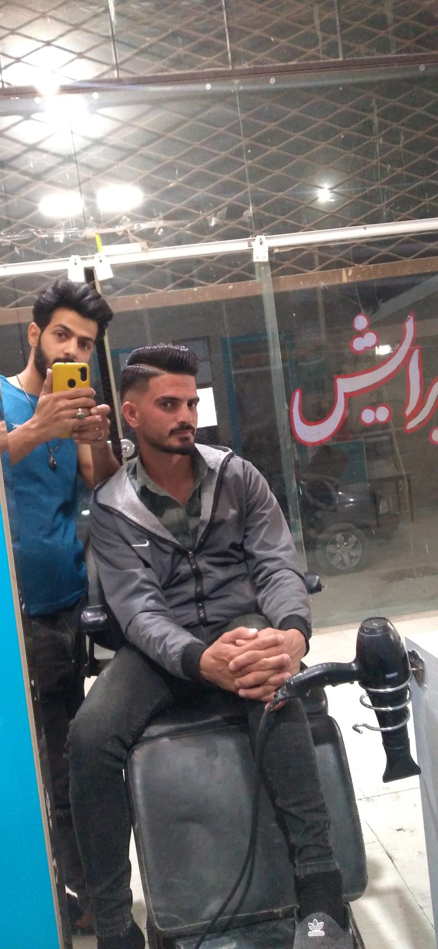 عکس آرایشگاه مردانه خط ریش