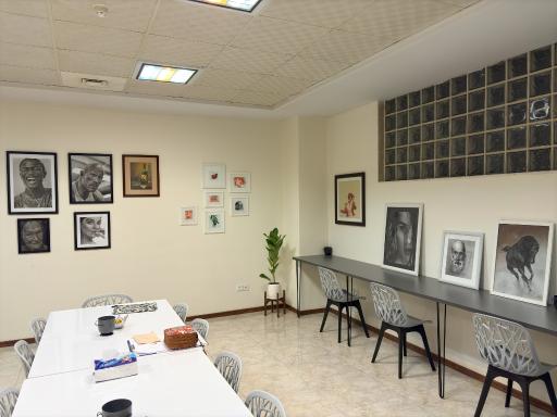 عکس آموزشگاه نقاشی چارینو