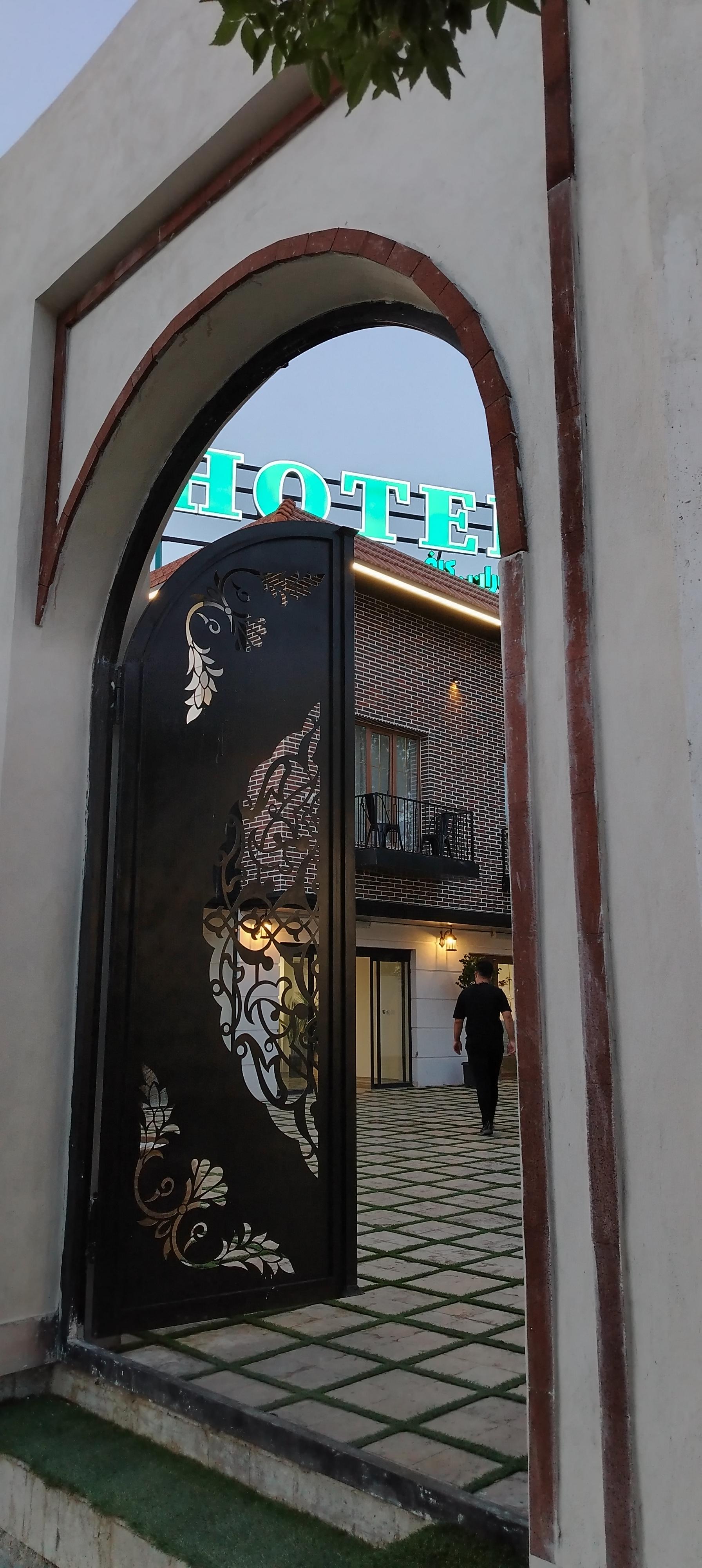 عکس هتل کاریزما اردکان