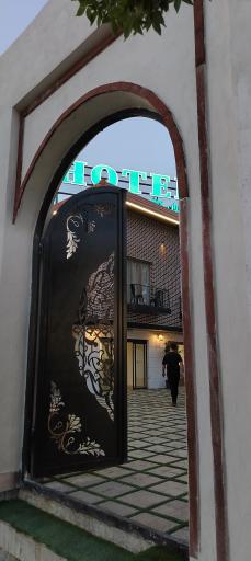 عکس رستوران کاریزما اردکان