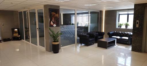 عکس فضای کار اشتراکی مثلث