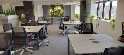 عکس فضای کار اشتراکی مثلث