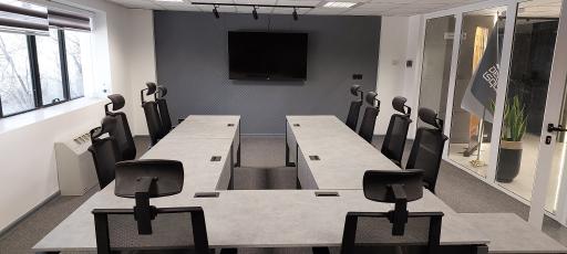 عکس فضای کار اشتراکی مثلث