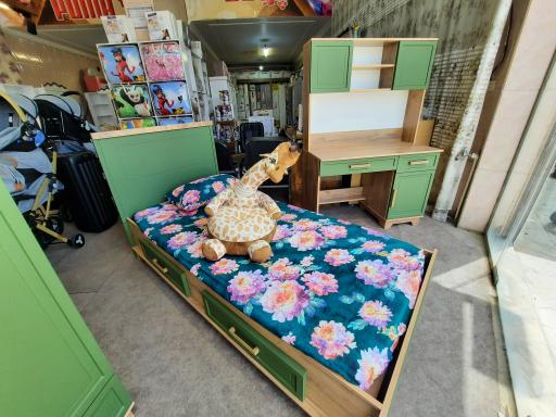 عکس تولیدی تخت و کمد نوزاد پوما (سیسمونی)