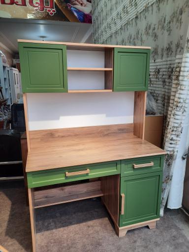 عکس تولیدی تخت و کمد نوزاد پوما (سیسمونی)