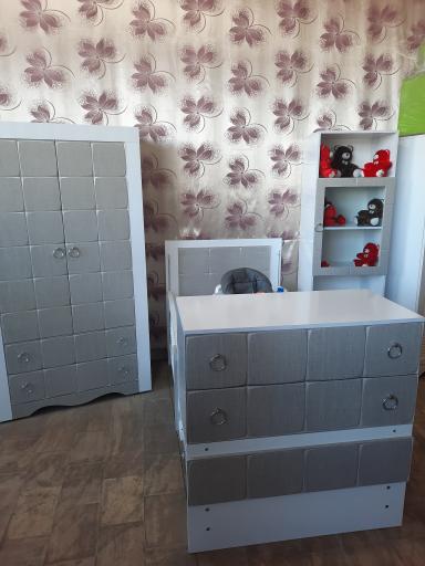 عکس تولیدی تخت و کمد نوزاد پوما (سیسمونی)