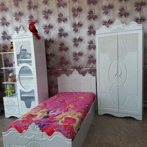 عکس تولیدی تخت و کمد نوزاد پوما (سیسمونی)