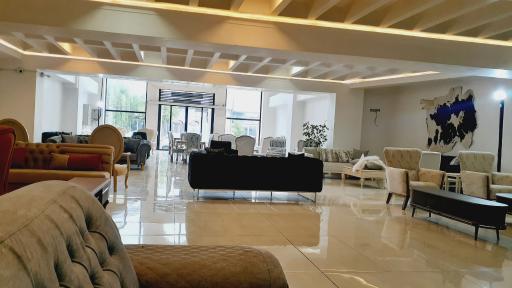 عکس نمایشگاه و مبل ماهان