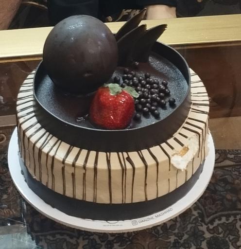 عکس نان و شیرینی دانژه