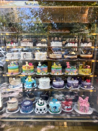 عکس نان و شیرینی دانژه