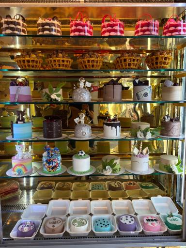 عکس نان و شیرینی دانژه