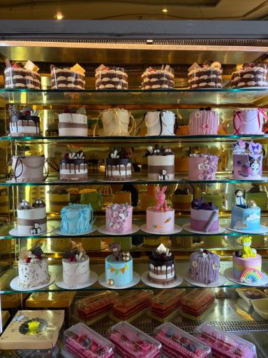 عکس نان و شیرینی دانژه