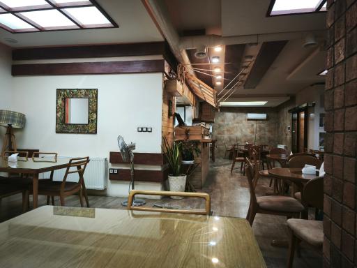 عکس کافه صبحانه و فست فود زاویه