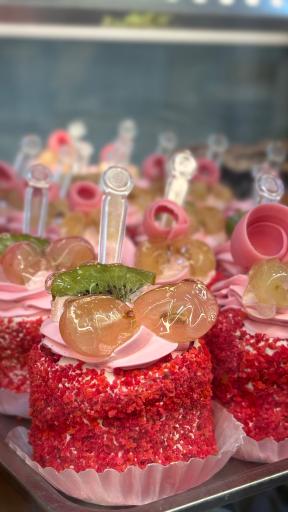 عکس نان و شیرینی دانژه