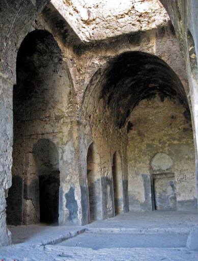 عکس آتشکده آذرخش (مسجد سنگی)