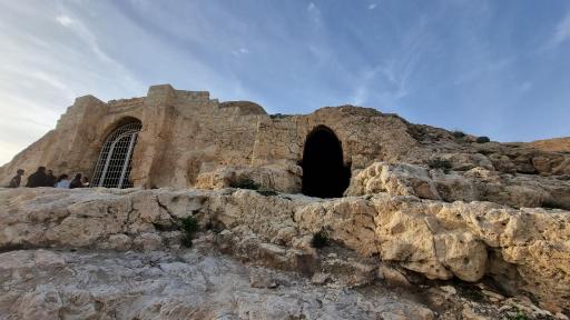 آتشکده آذرخش (مسجد سنگی)