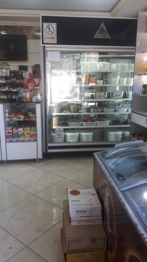 عکس لبنیات لیقوان 