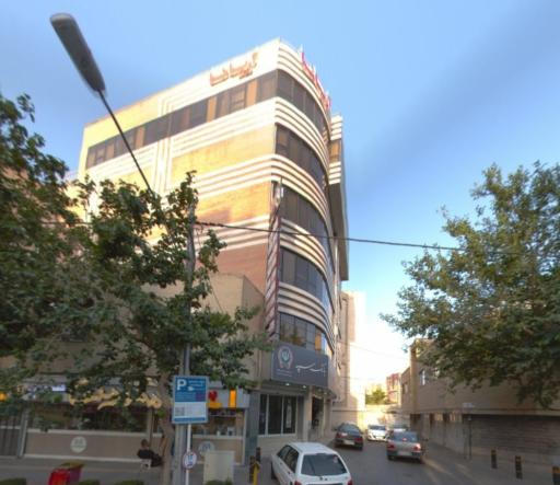 عکس آزمایشگاه آریانا