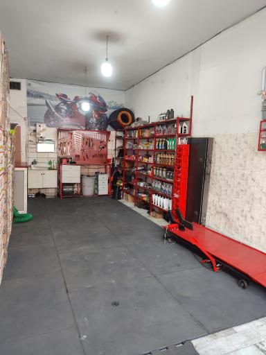 عکس نمایندگی تعمیرات بنلی (نیکران موتور) ۲۱۵۶