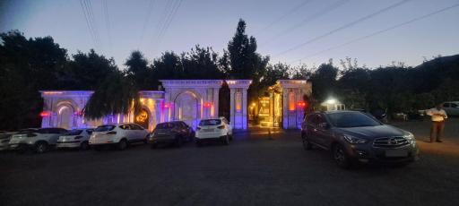 عکس باغ رستوران آبی