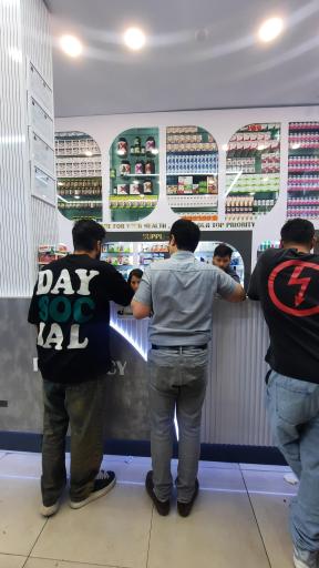 عکس داروخانه 