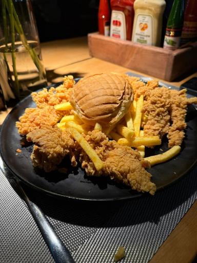 عکس رستوران د ل پ (شعبه پونک)