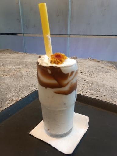 عکس باغ رستوران آبی
