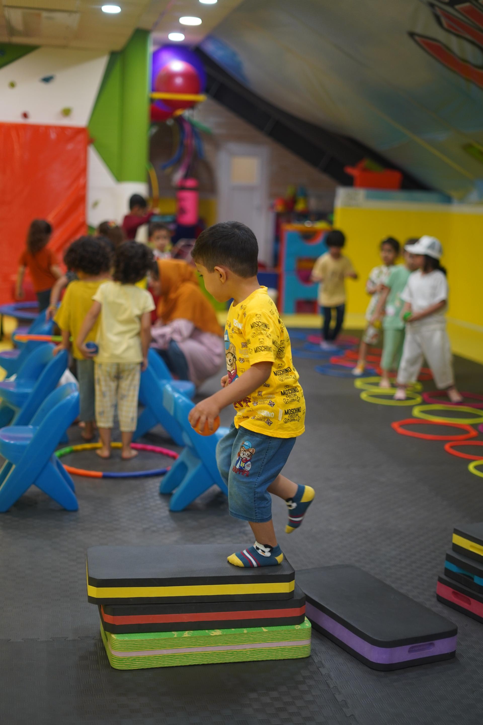 عکس آکادمی کودک پرستش