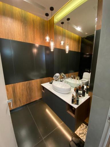 عکس برج سوپر مدرن تمپورال 