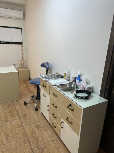 عکس مطب دکتر کیارش نجات پور