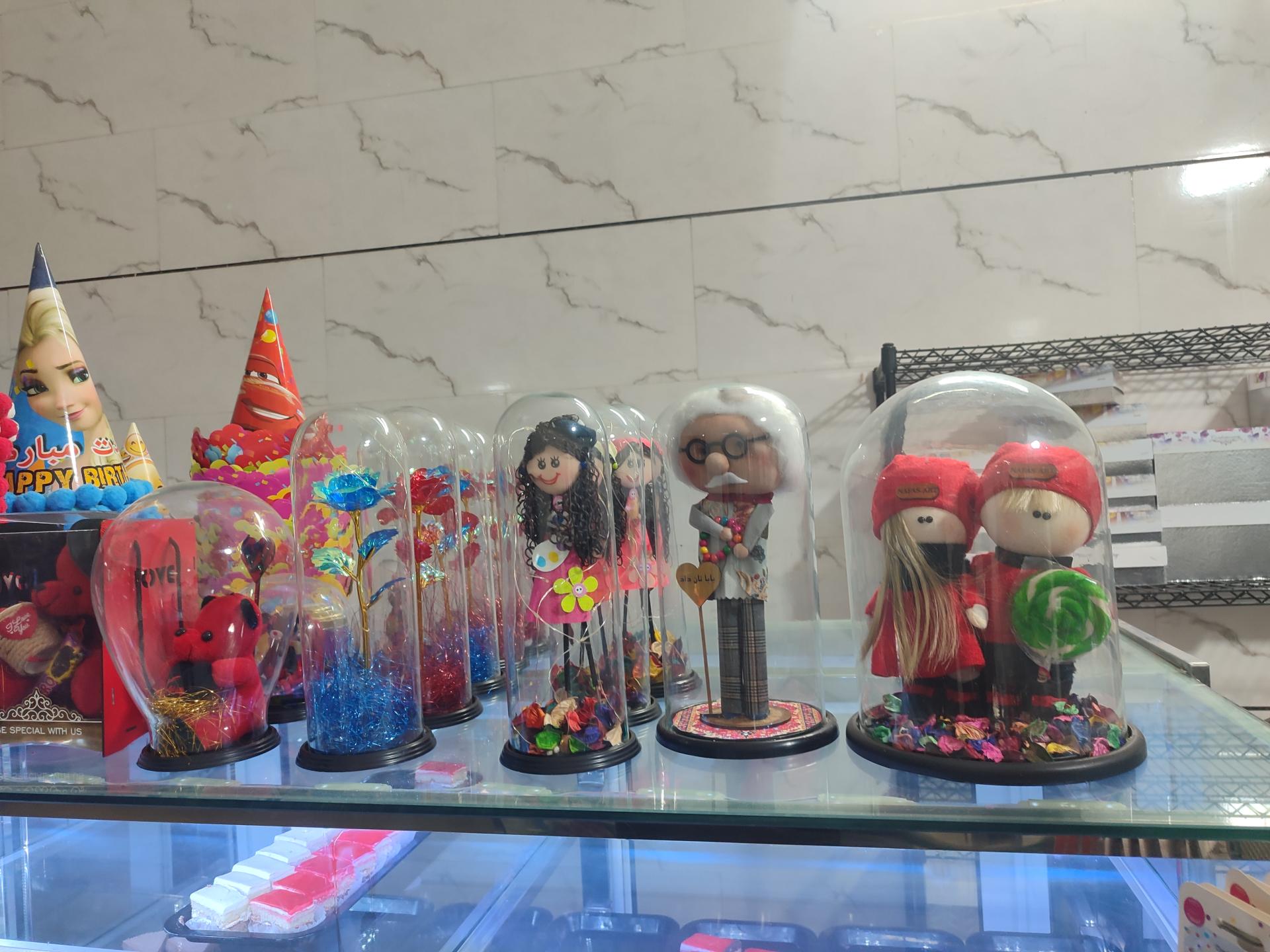 عکس کیک و شیرینی آدونیس شعبه یک