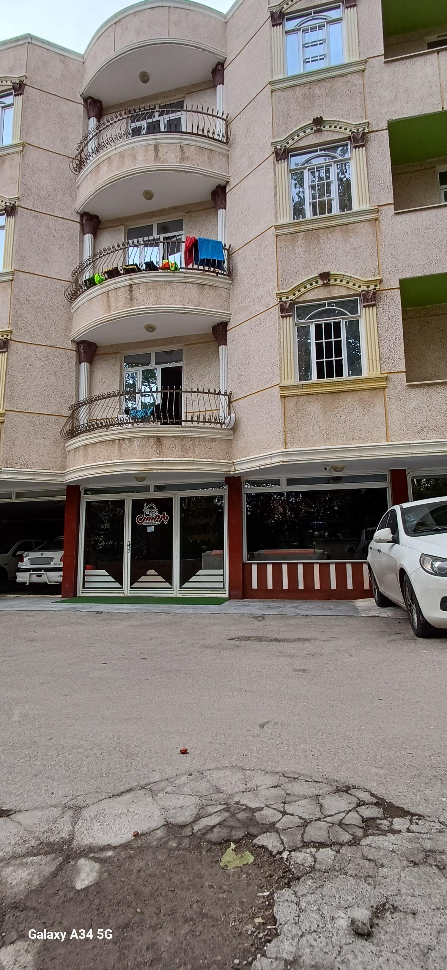 عکس هتل آپارتمان پارمیس