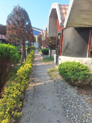 عکس رستوران سنتی آب و آتش