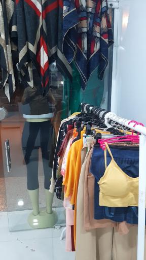 عکس فروشگاه پوشاک آناهیتا