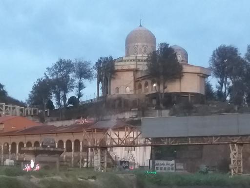 عکس گلزار شهدای امامزاده هاشم