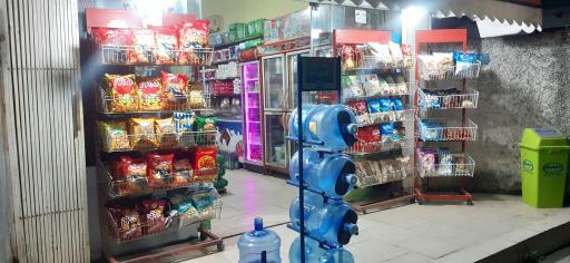 عکس سوپرمارکت همسایه