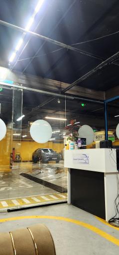 عکس کارواش لکسون