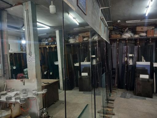 عکس شیشه ساختمانی نجاتی