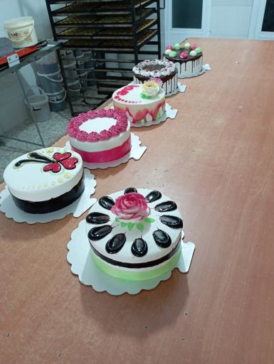 عکس شیرینی سرای یاس