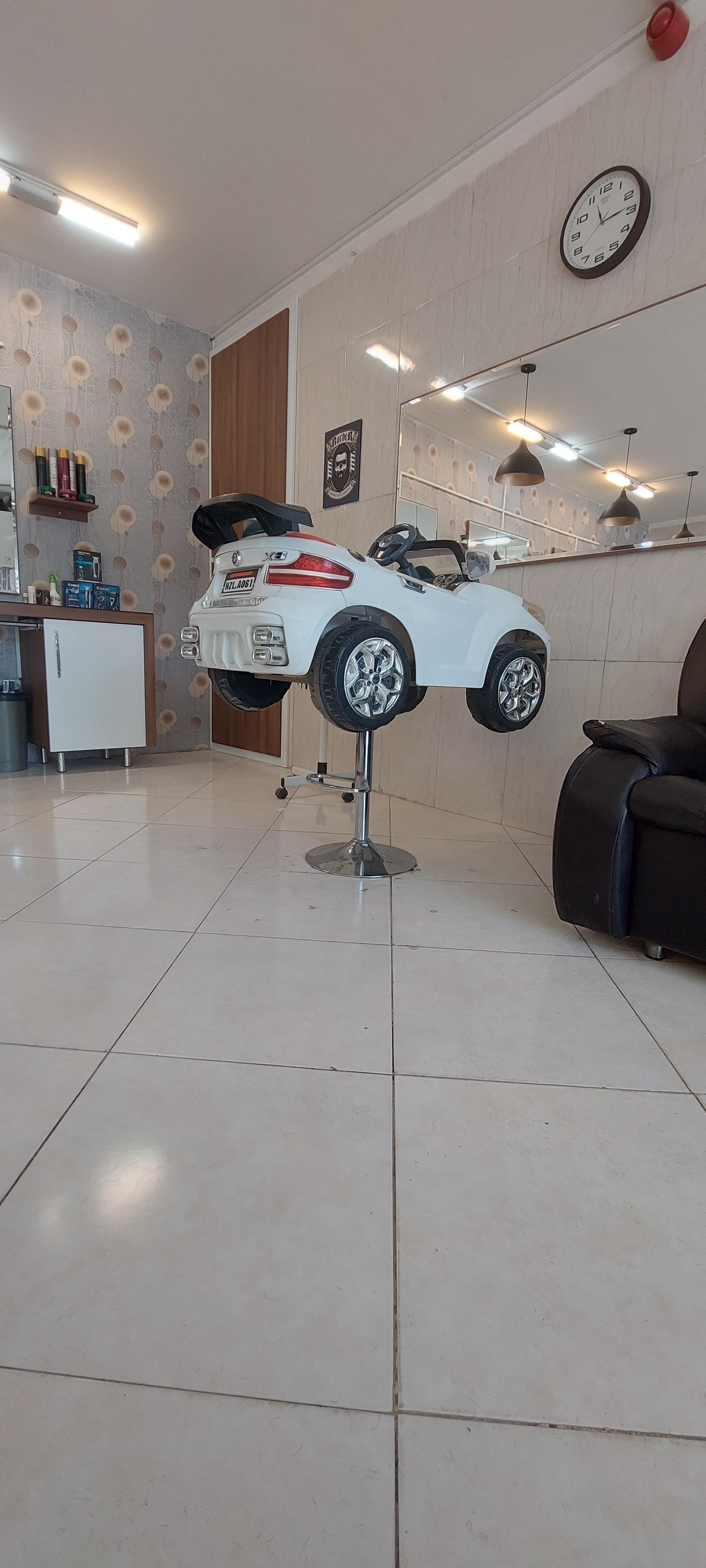 عکس پیرایش هوفر